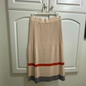 Soft sweater pleated midi skirt